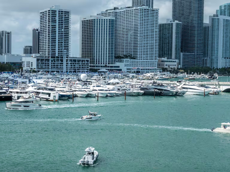 Disputa Trump-Petro: Cómo afecta inversión inmobiliaria de colombianos en EE.UU., según expertos